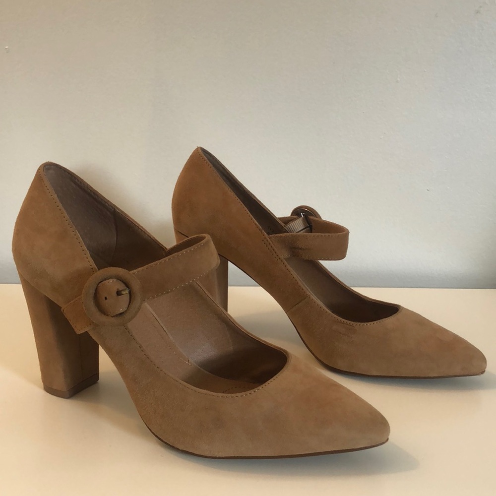 Tahari heels